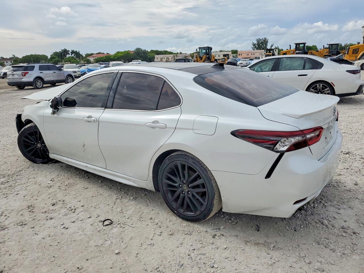 2021 TOYOTA CAMRY XSE — снимка 2