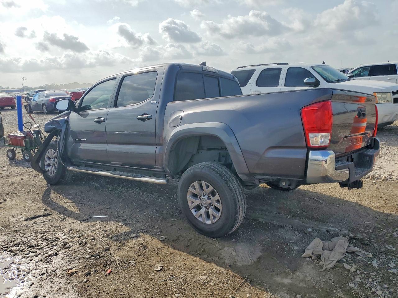 2017 TOYOTA TACOMA SR5 V6 — снимка 2