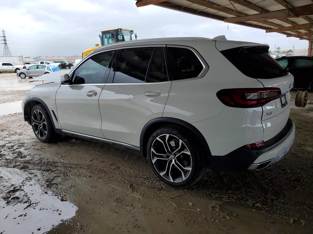 2021 BMW X5 SDRIVE 40I — снимка 2