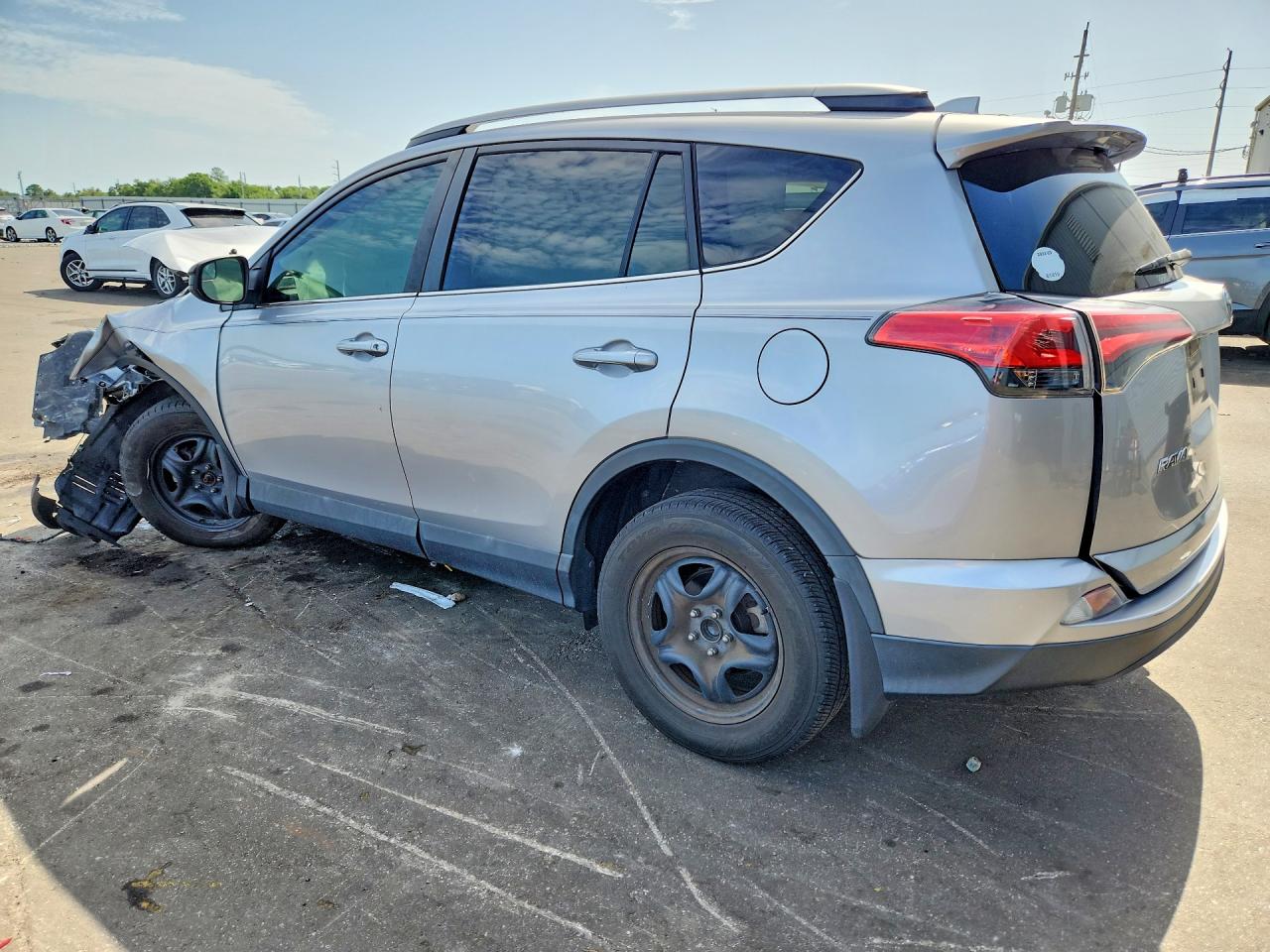 2017 TOYOTA RAV4 LE — снимка 2