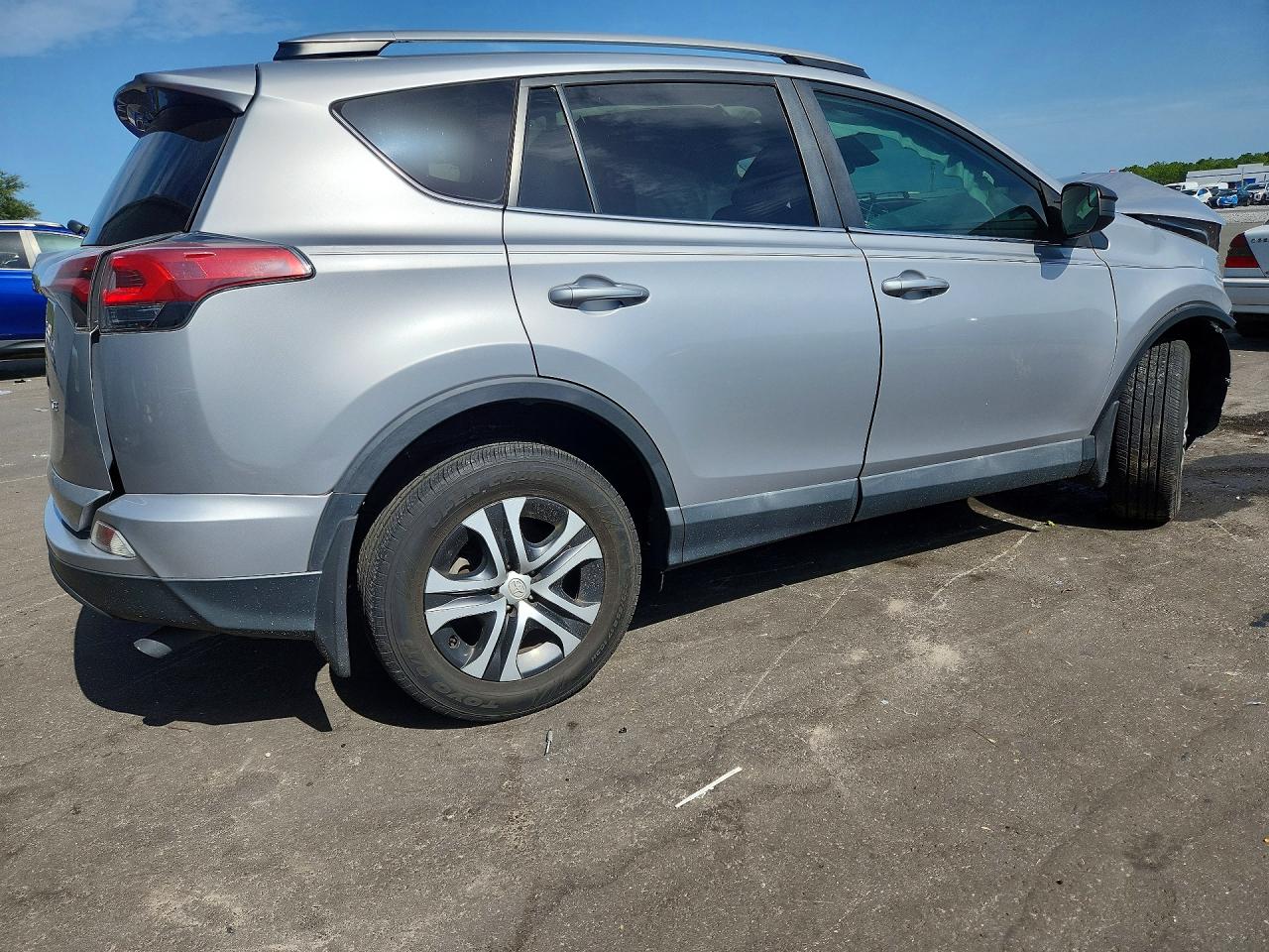 2017 TOYOTA RAV4 LE — снимка 3