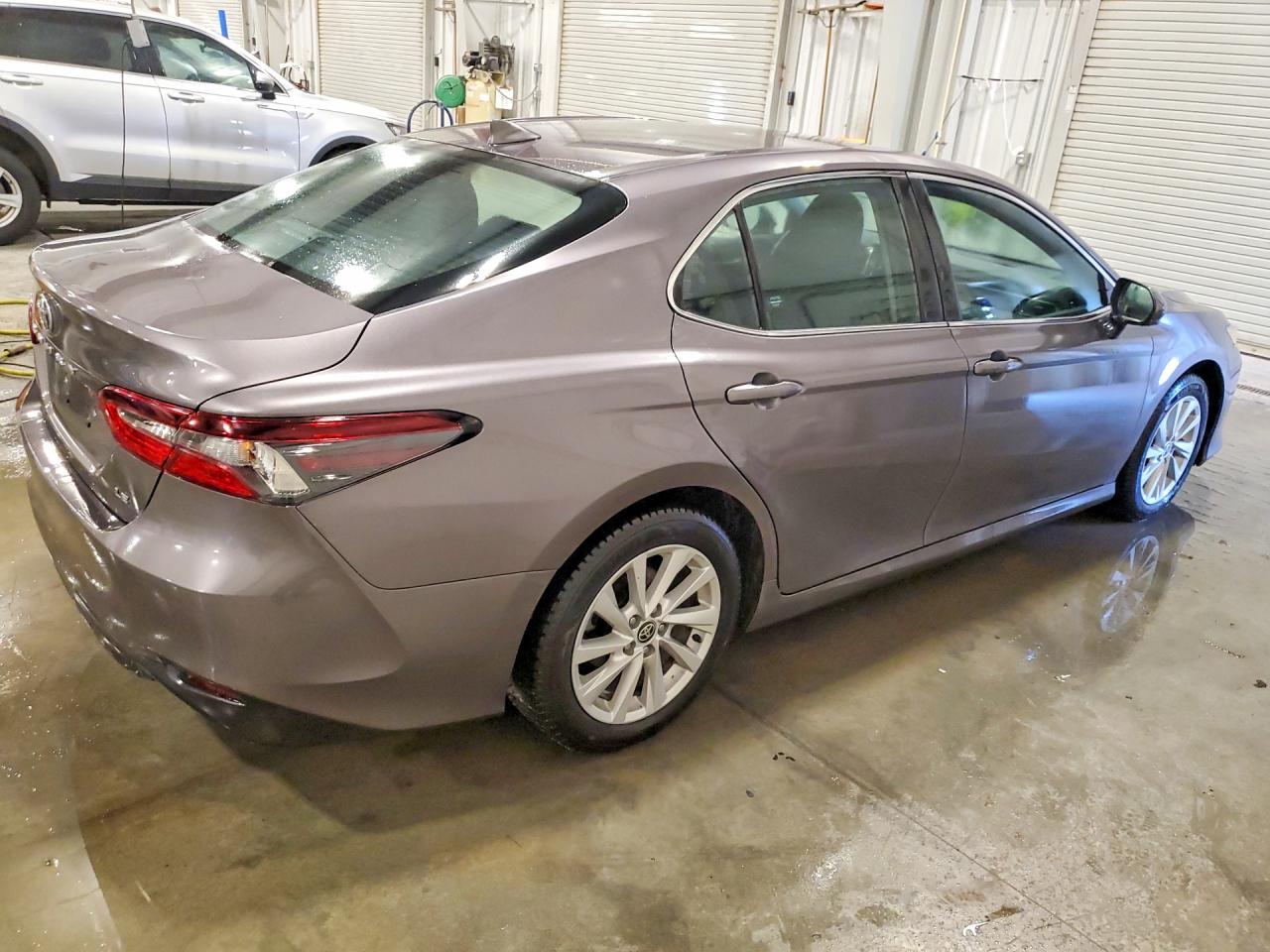 2022 TOYOTA CAMRY LE — снимка 3