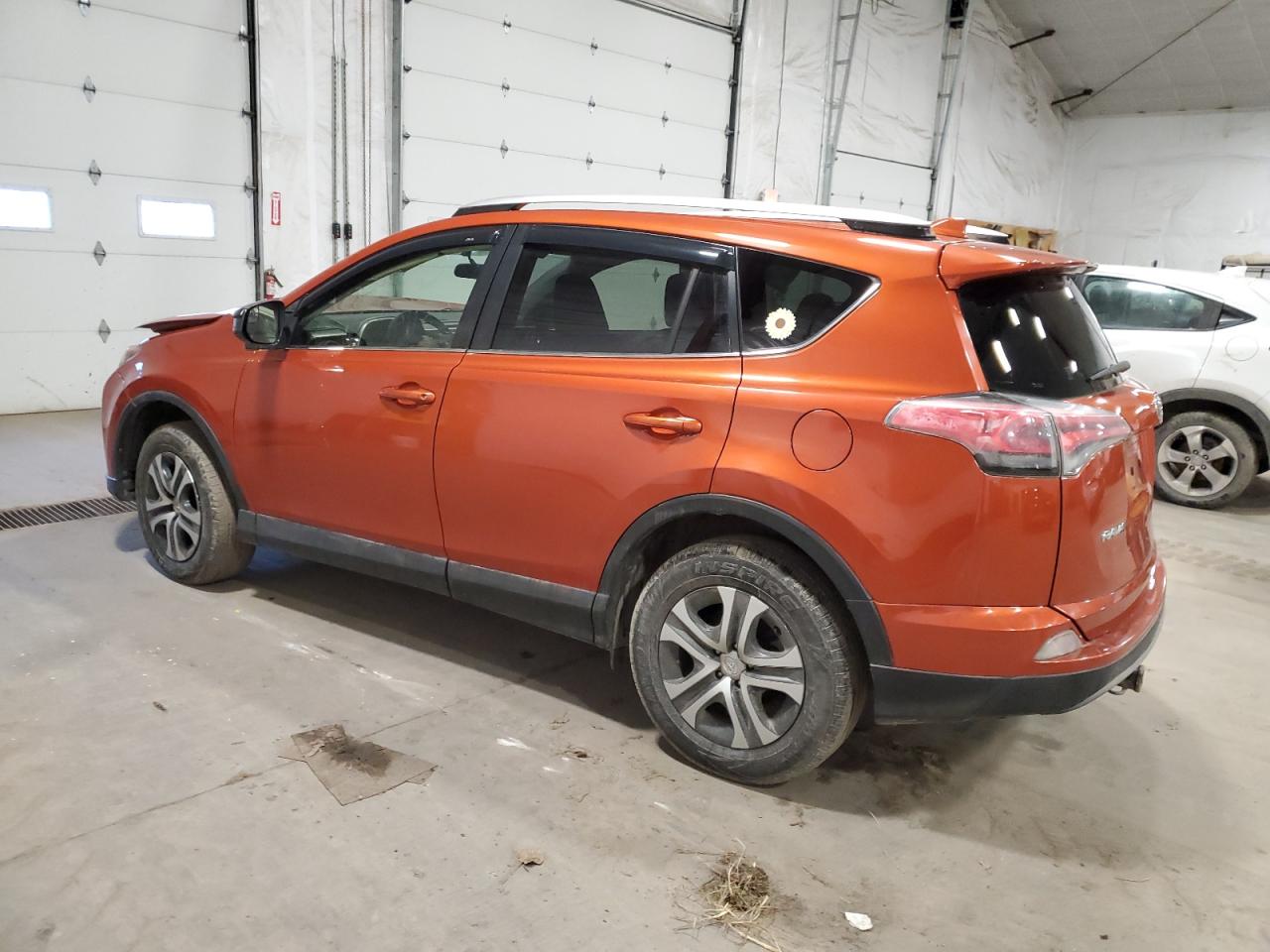 2016 TOYOTA RAV4 LE — снимка 2