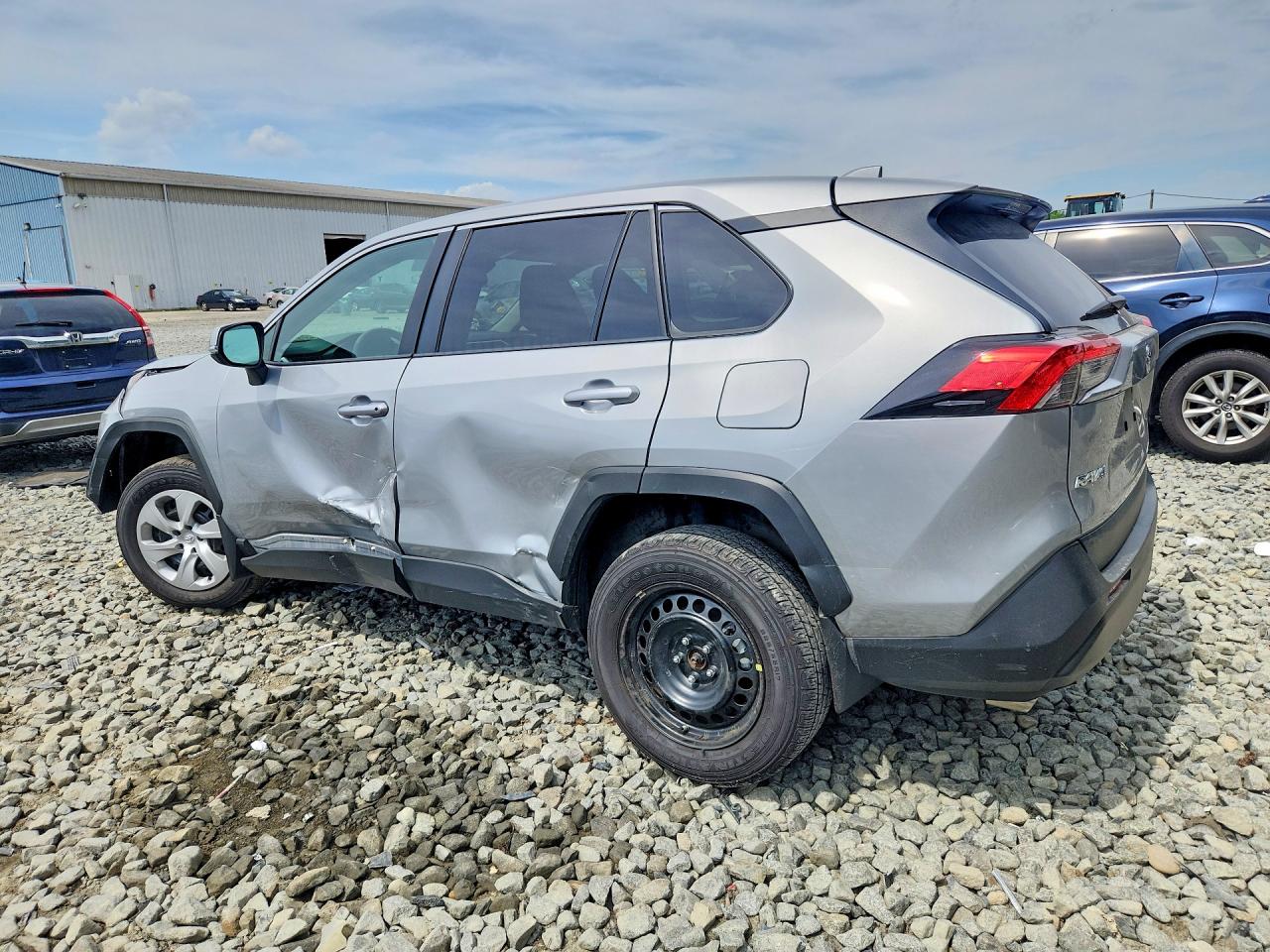 2025 TOYOTA RAV4 LE — снимка 2