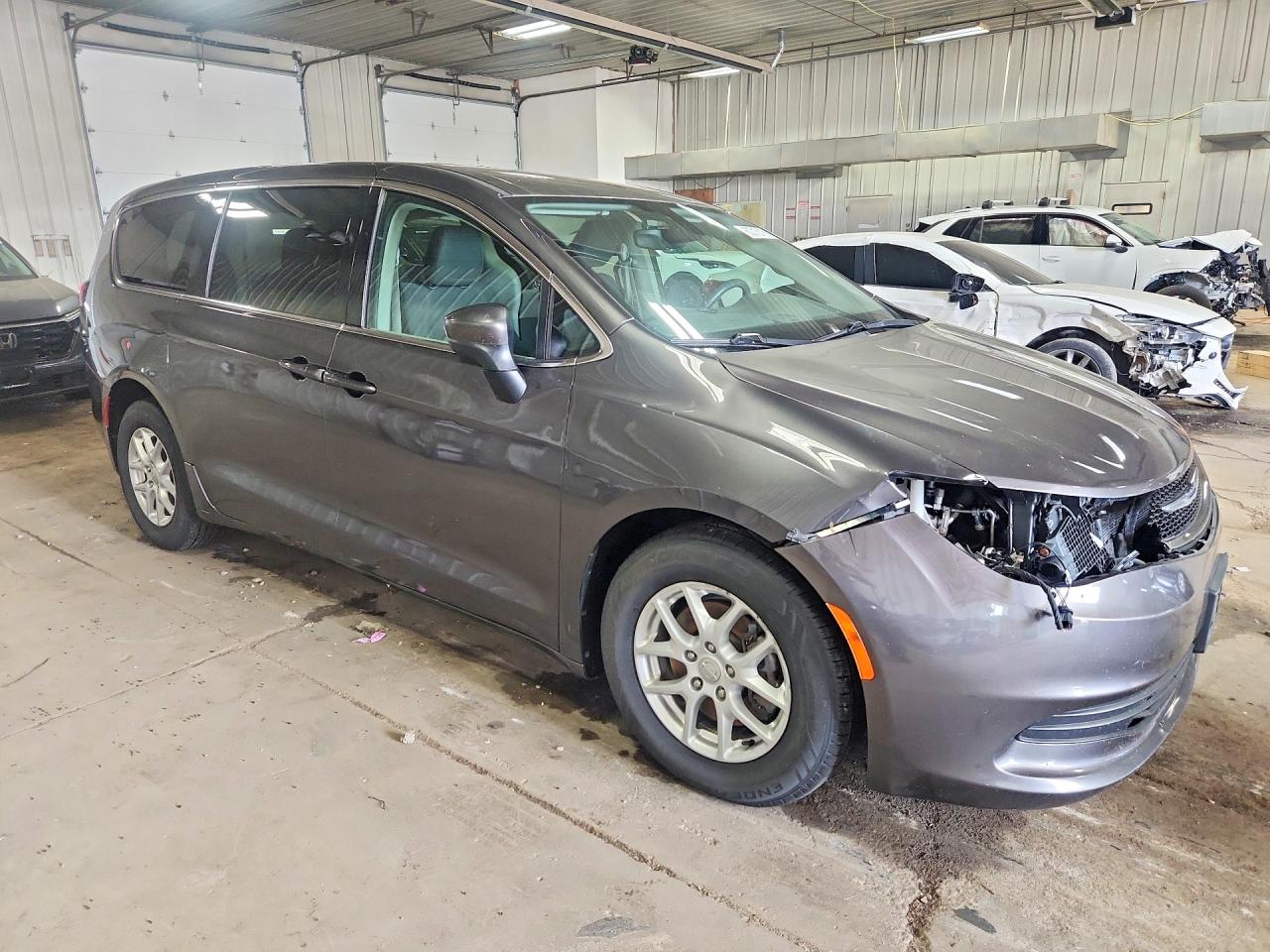 2017 CHRYSLER PACIFICA TOURING — снимка 4