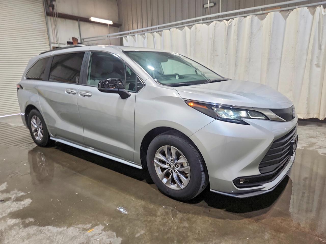 2025 TOYOTA SIENNA XLE 8-PASSENGER — снимка 4