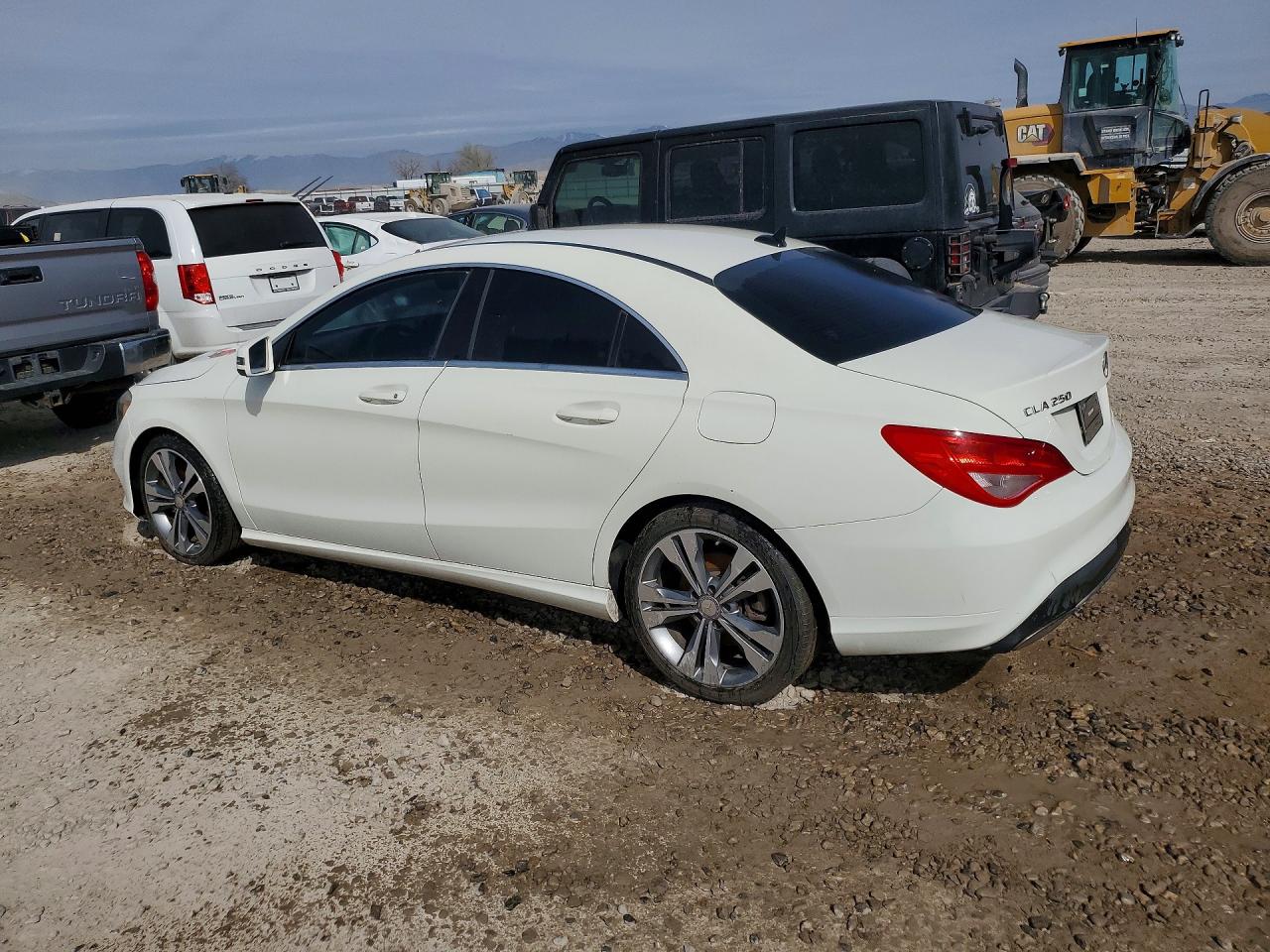 2017 MERCEDES-BENZ CLA 250 — снимка 2