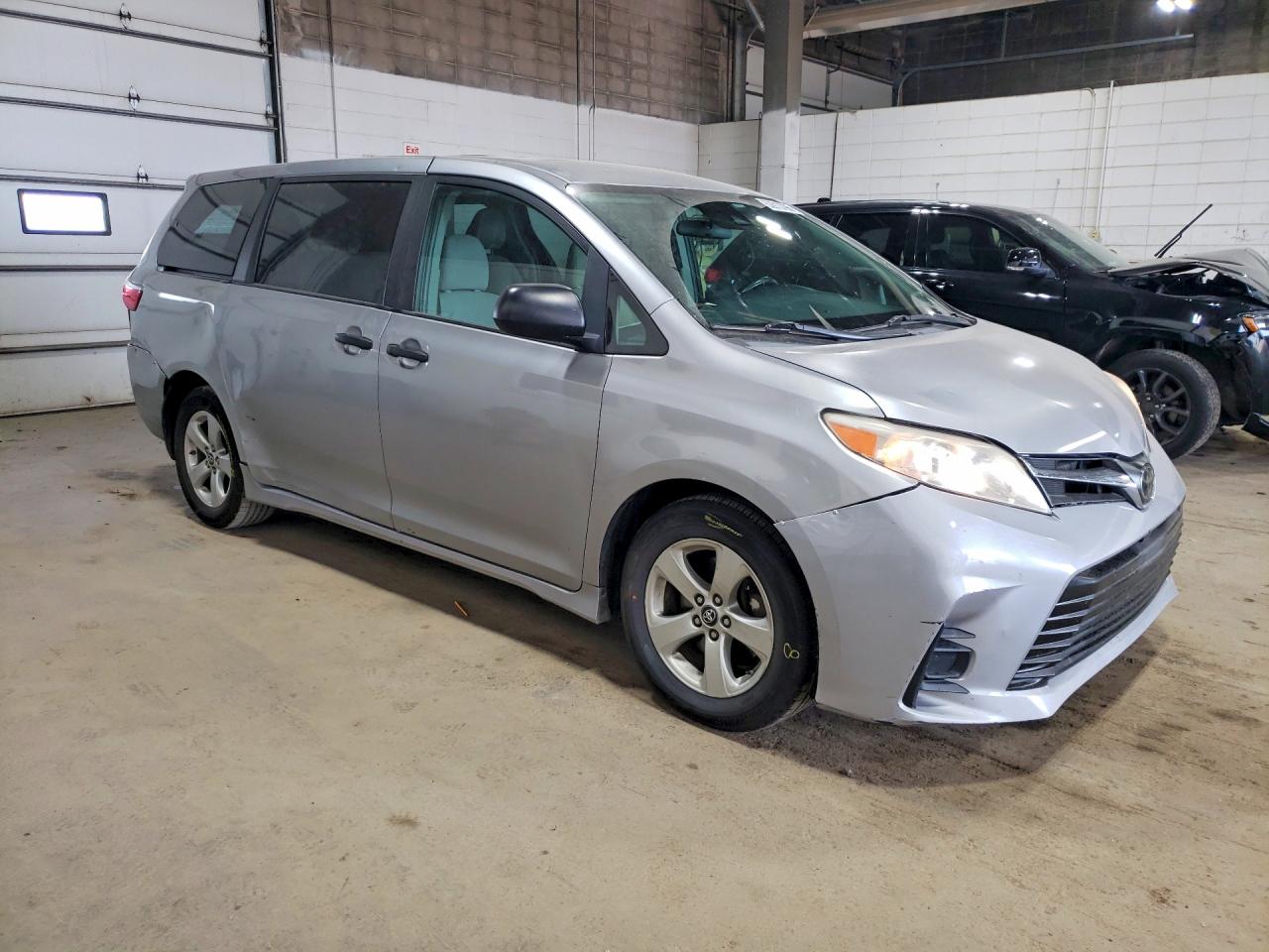 2018 TOYOTA SIENNA L — снимка 4