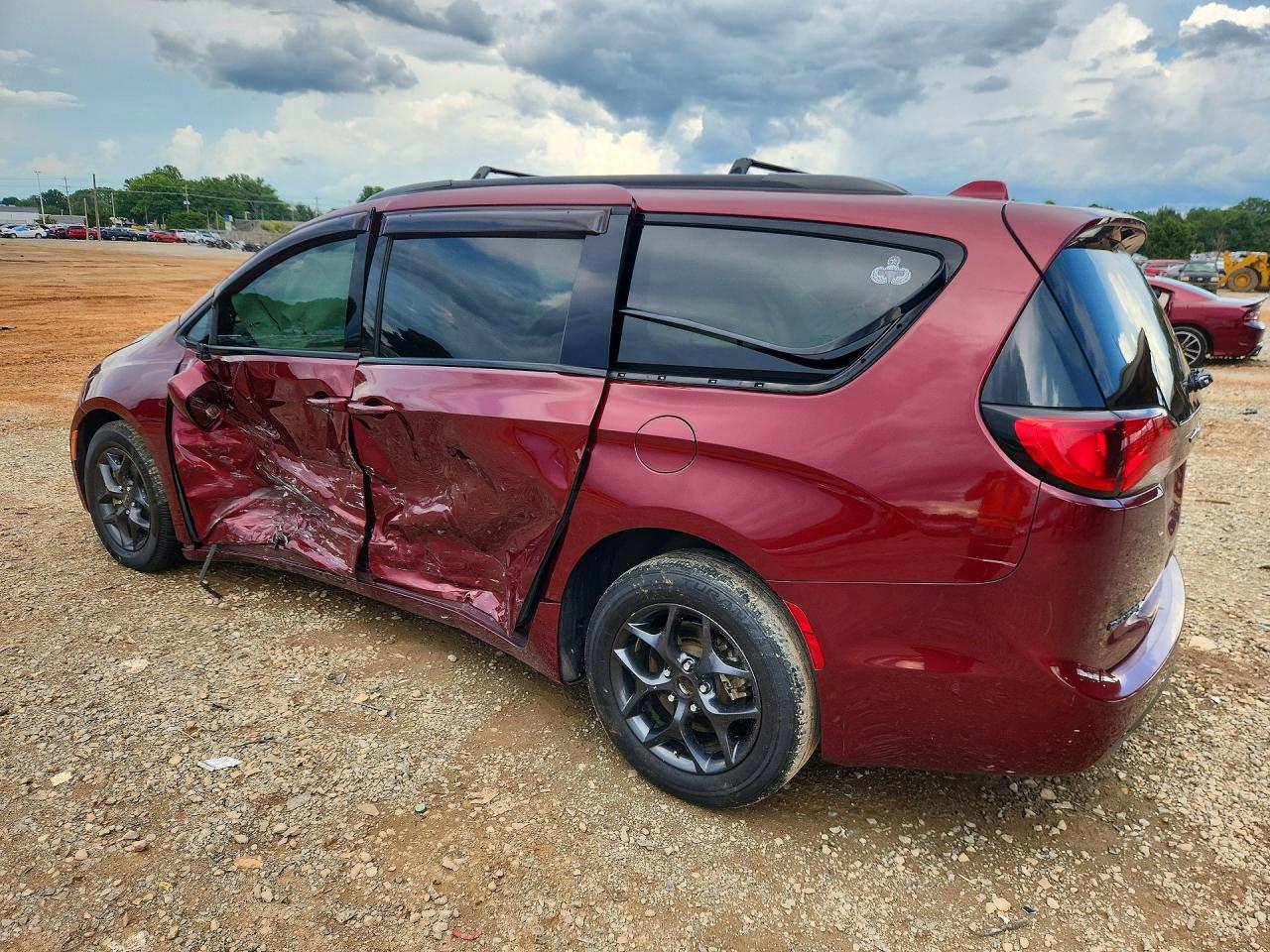 2019 CHRYSLER PACIFICA TOURING L — снимка 2
