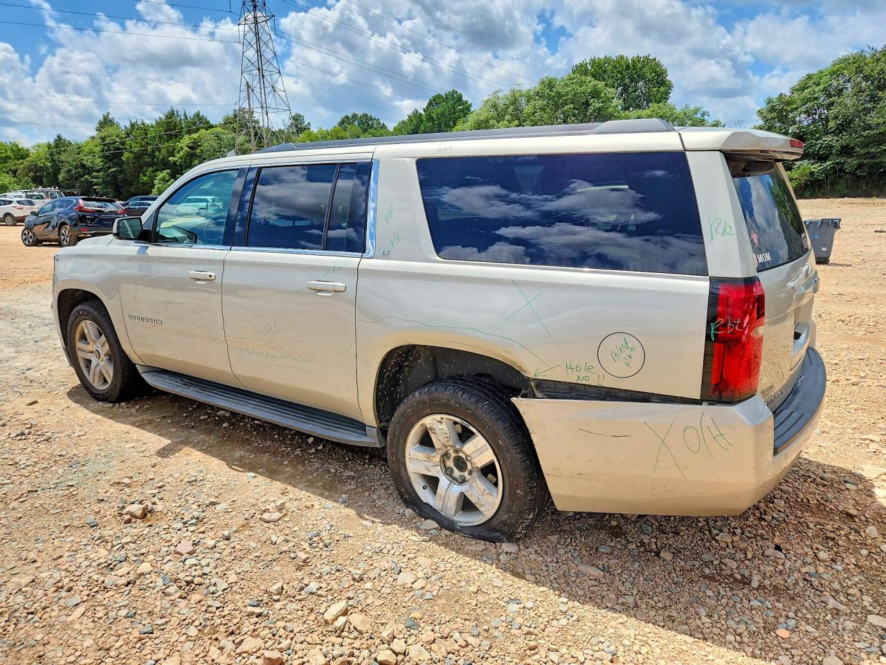 2015 CHEVROLET SUBURBAN C1500 LT — снимка 2