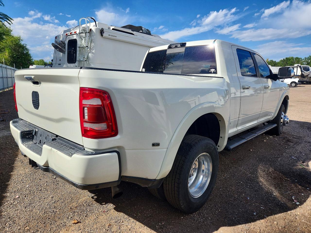 2022 RAM 3500 LARAMIE — снимка 3