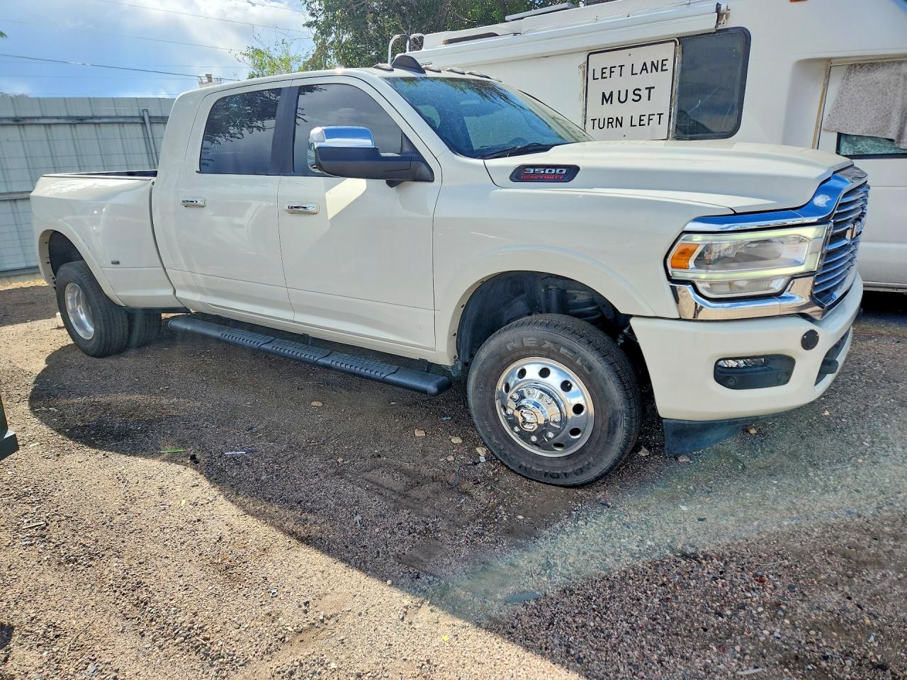 2022 RAM 3500 LARAMIE — снимка 4