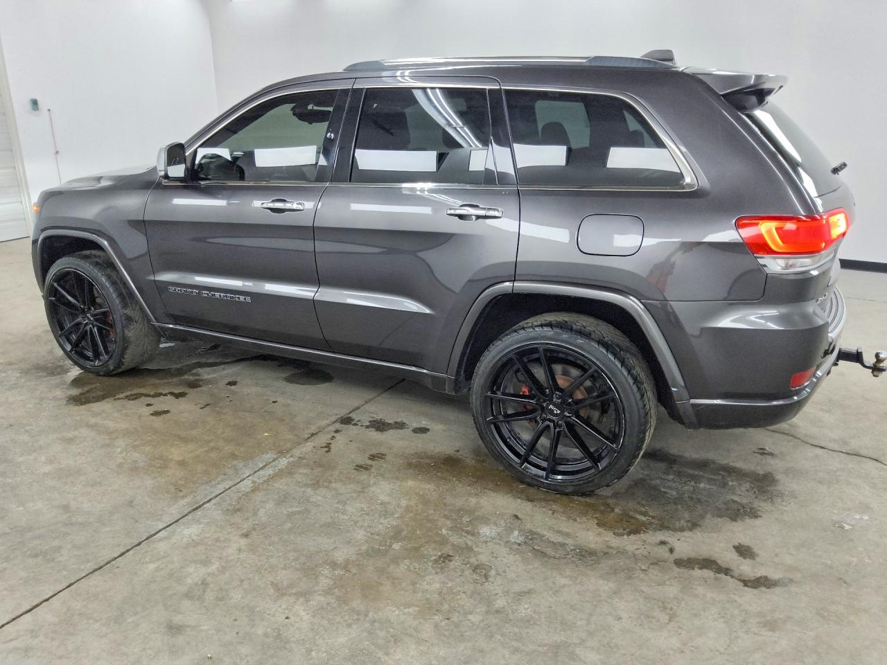 2017 JEEP GRAND CHEROKEE OVERLAND — снимка 2