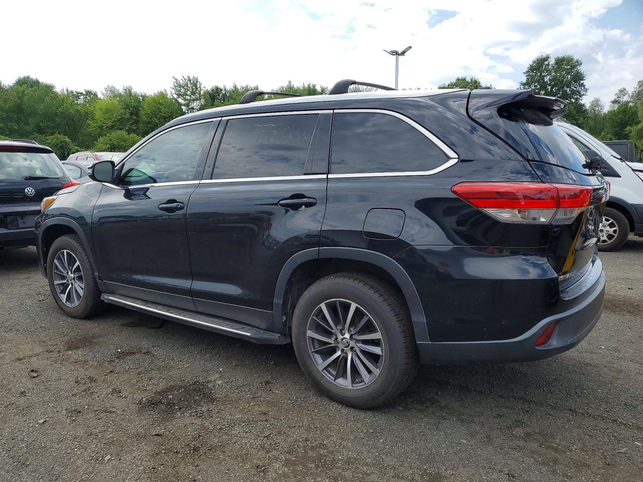 2019 TOYOTA HIGHLANDER XLE — снимка 2
