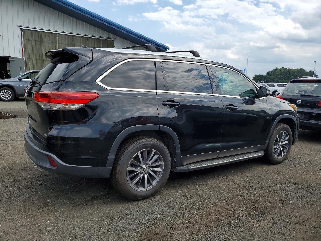 2019 TOYOTA HIGHLANDER XLE — снимка 3