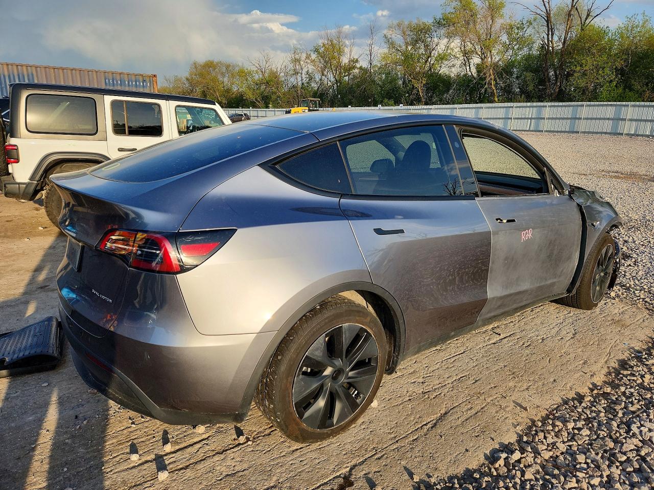 2024 TESLA MODEL Y — снимка 3
