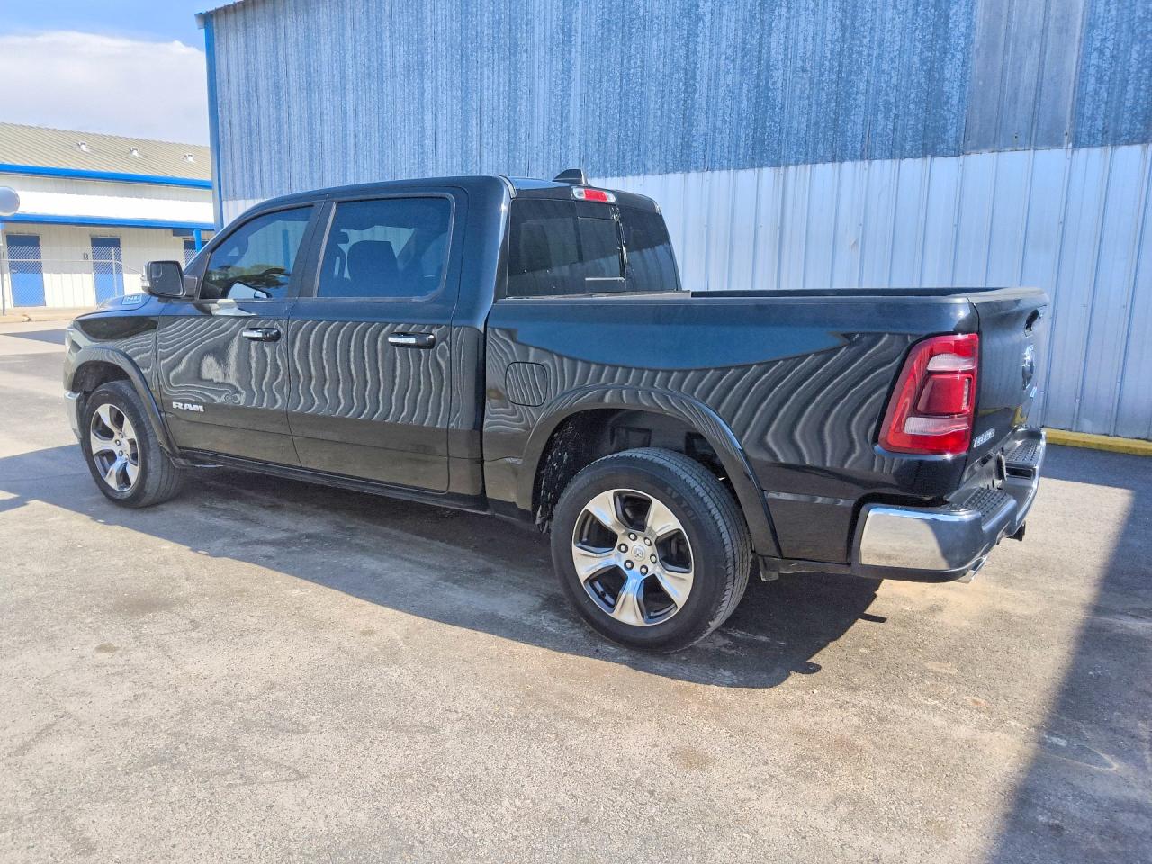 2019 RAM 1500 LARAMIE — снимка 2