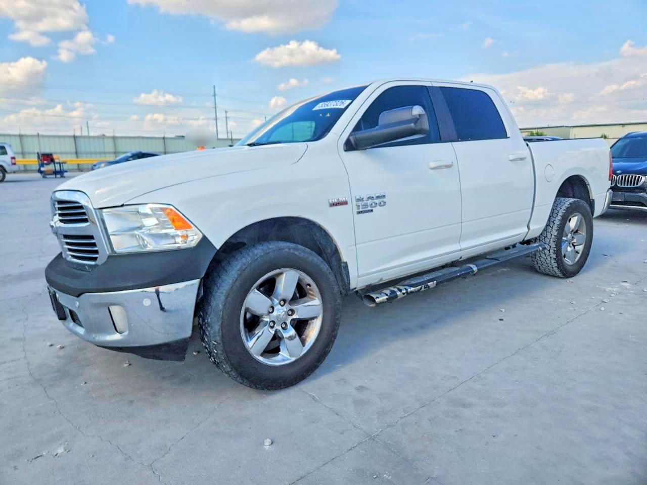 2019 RAM 1500 CLASSIC SLT