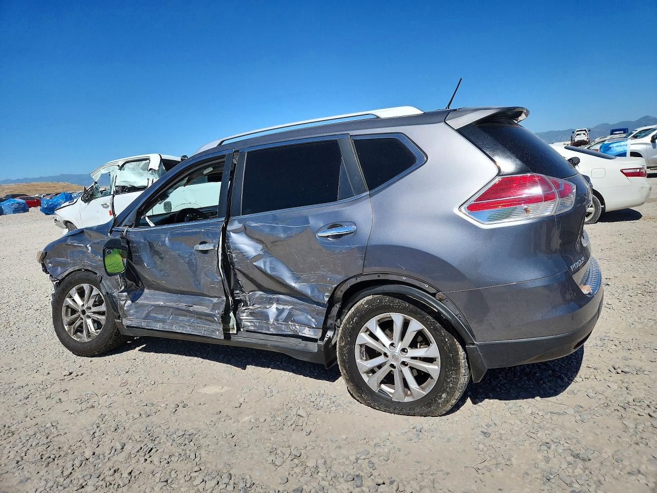 2015 NISSAN ROGUE SV — снимка 2