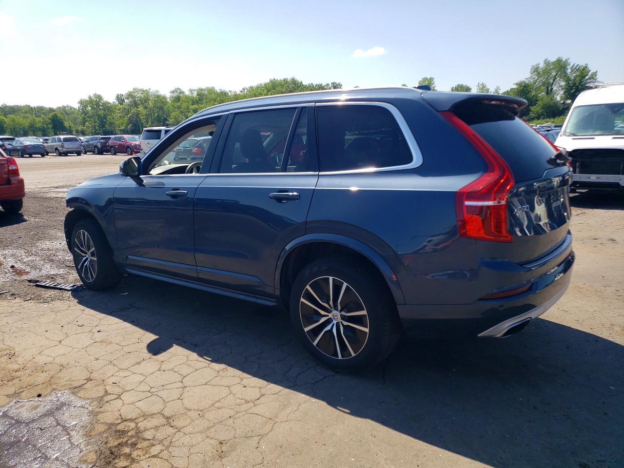 2020 VOLVO XC90 T5 MOMENTUM — снимка 2