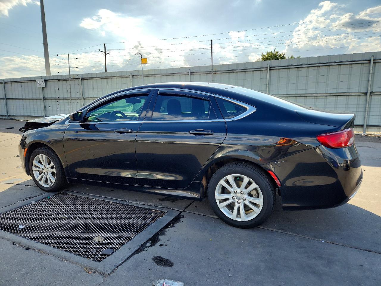 2016 CHRYSLER 200 LIMITED — снимка 2