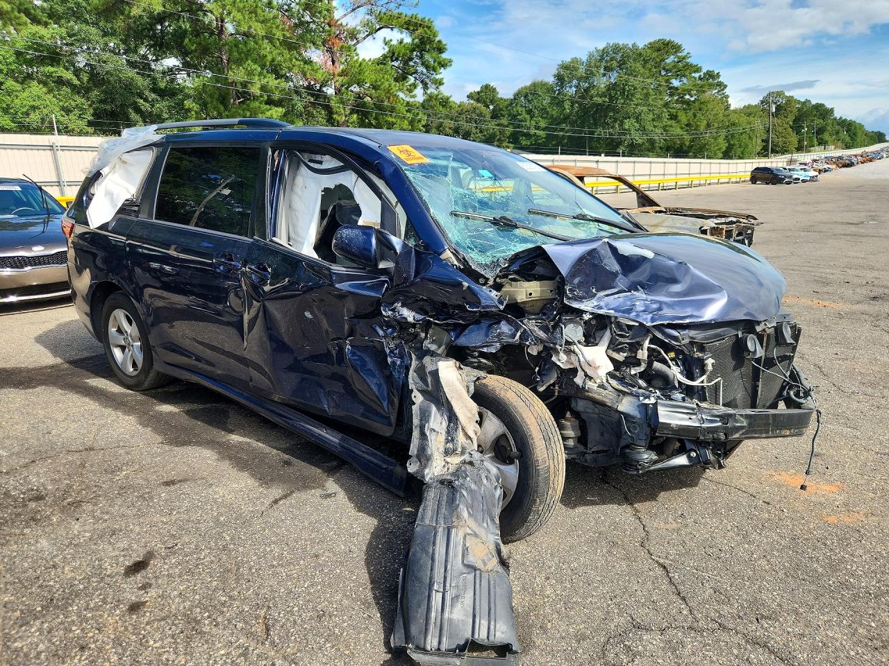 2018 TOYOTA SIENNA LE — снимка 4