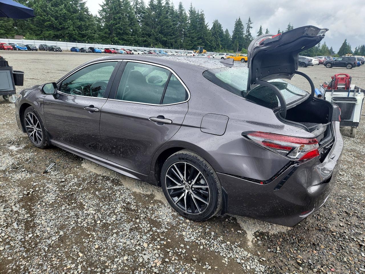 2023 TOYOTA CAMRY HYBRID SE — снимка 2