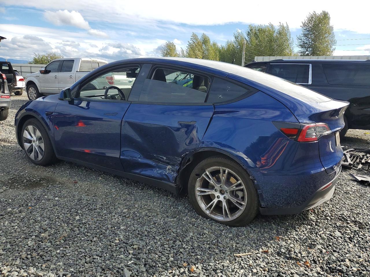 2024 TESLA MODEL Y — снимка 2