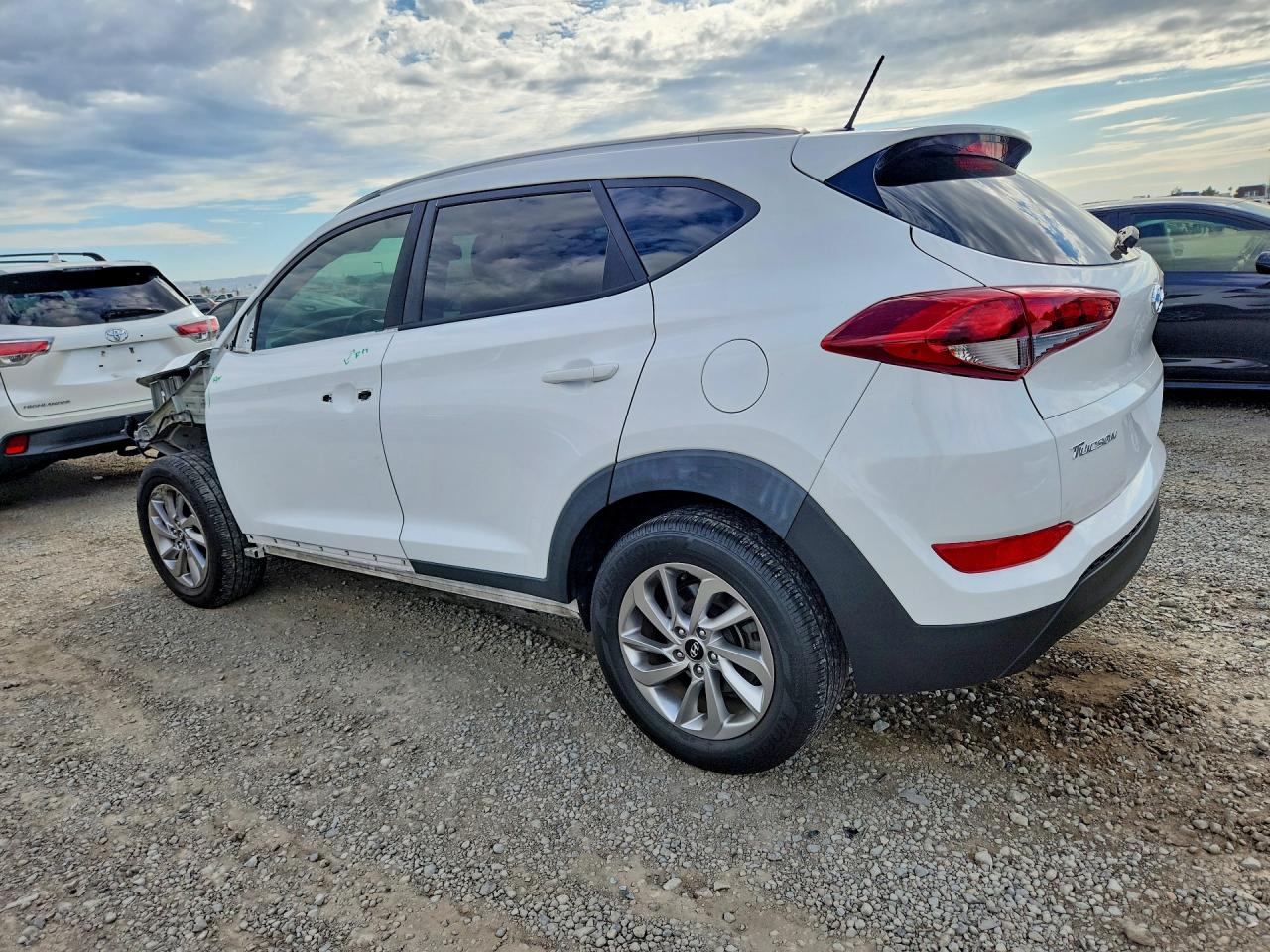 2016 HYUNDAI TUCSON SE — снимка 2