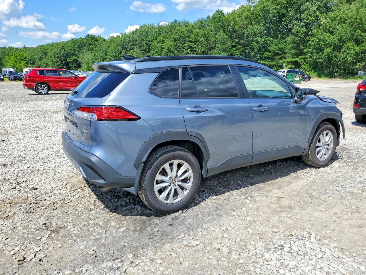 2025 TOYOTA COROLLA CROSS LE — снимка 3