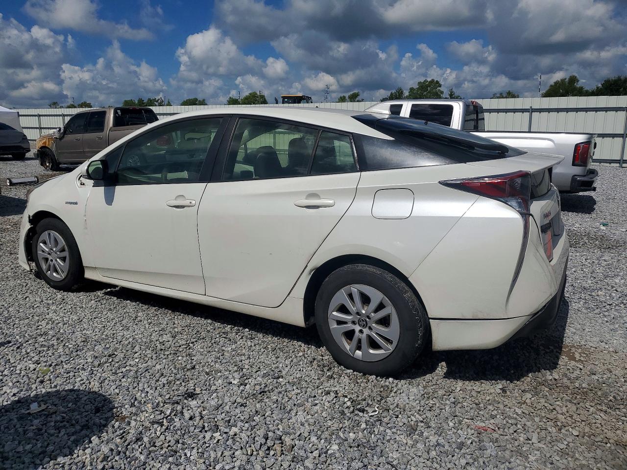 2016 TOYOTA PRIUS TWO — снимка 2