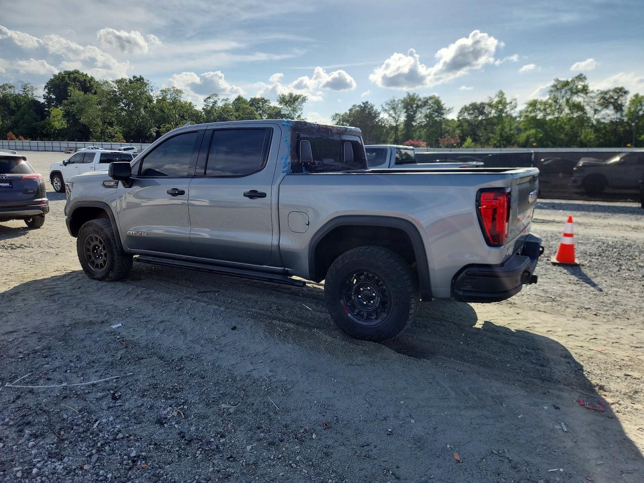 2023 GMC SIERRA K1500 AT4X — снимка 2