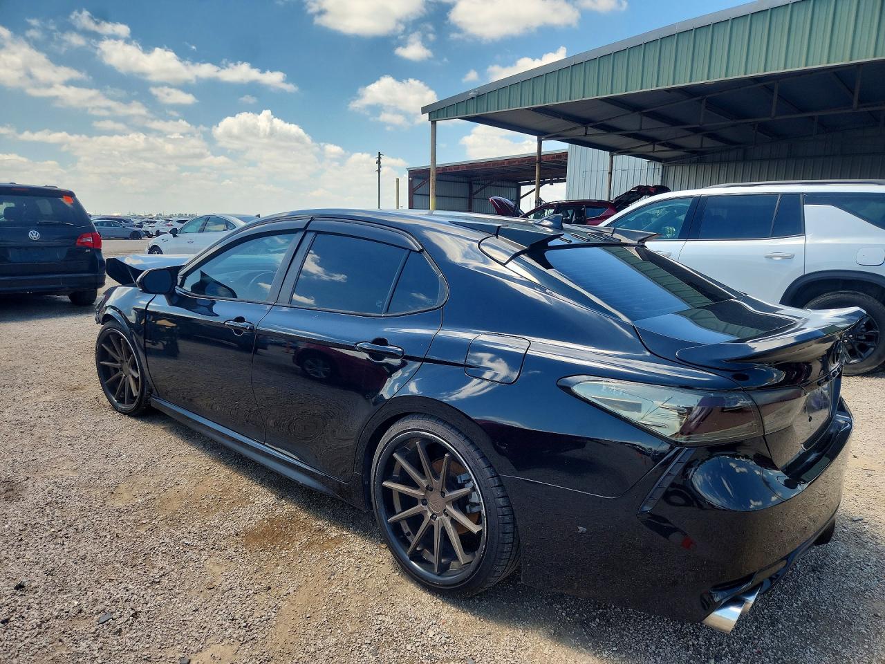 2020 TOYOTA CAMRY SE — снимка 2