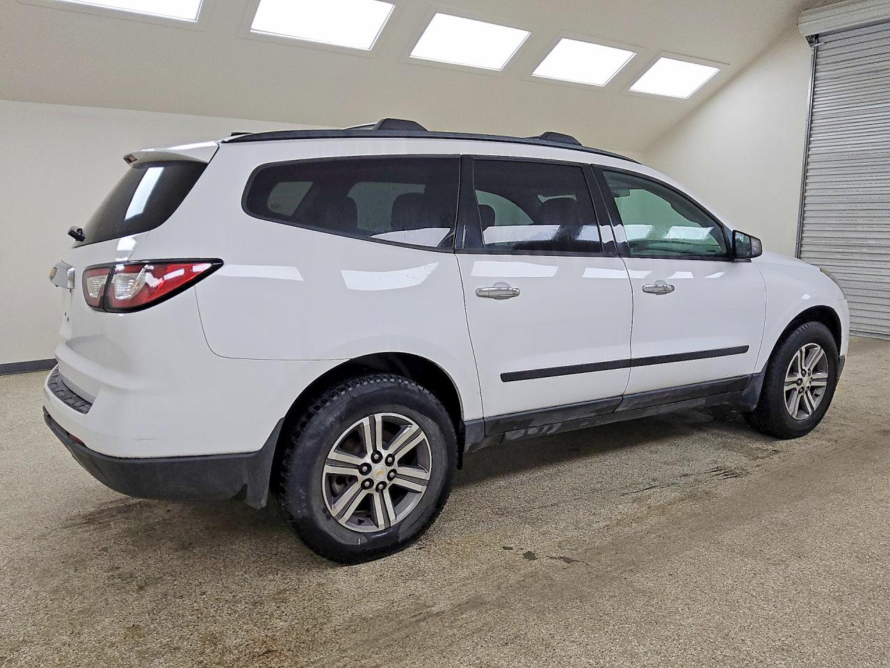 2017 CHEVROLET TRAVERSE LS — снимка 3