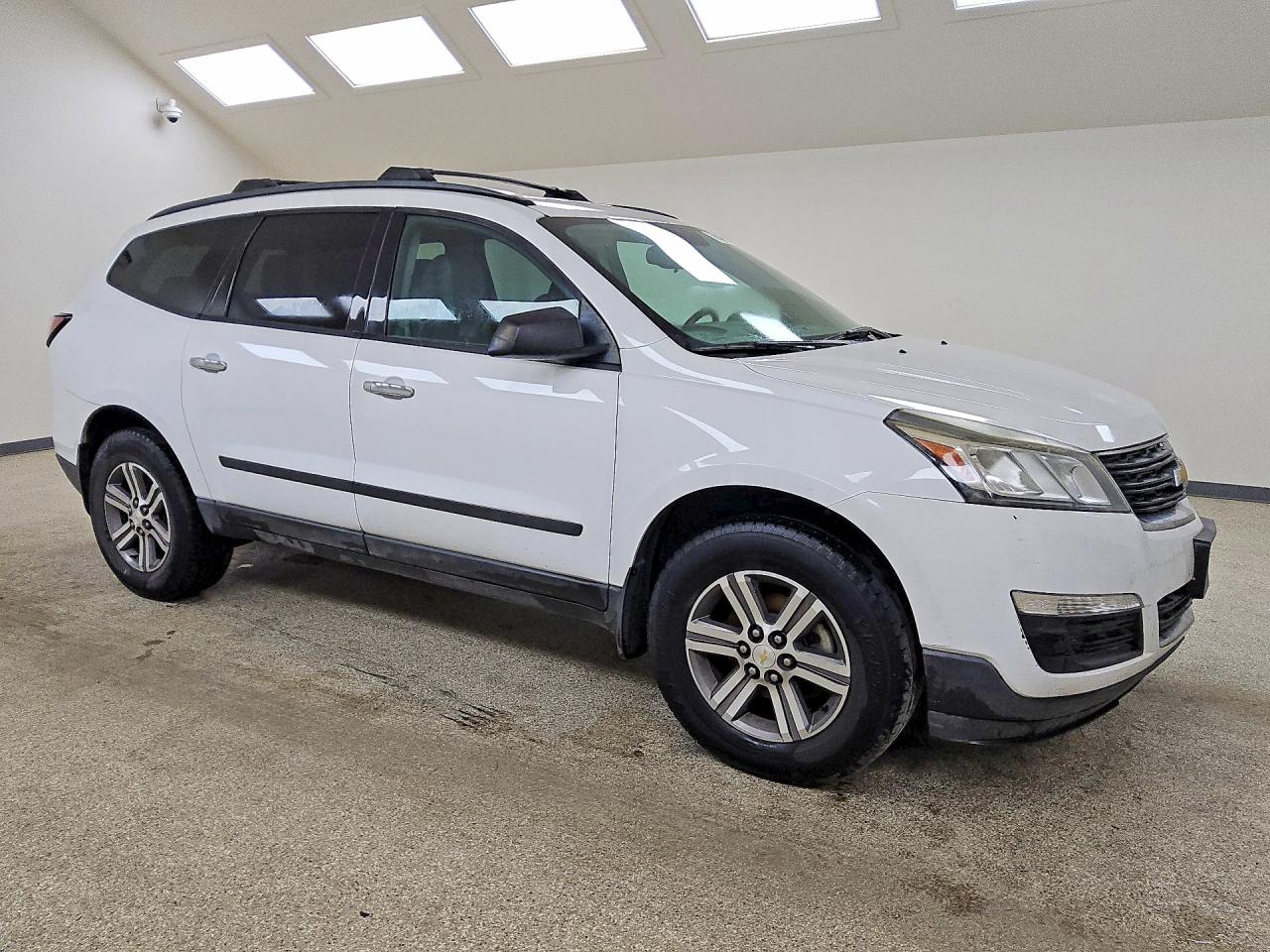 2017 CHEVROLET TRAVERSE LS — снимка 4