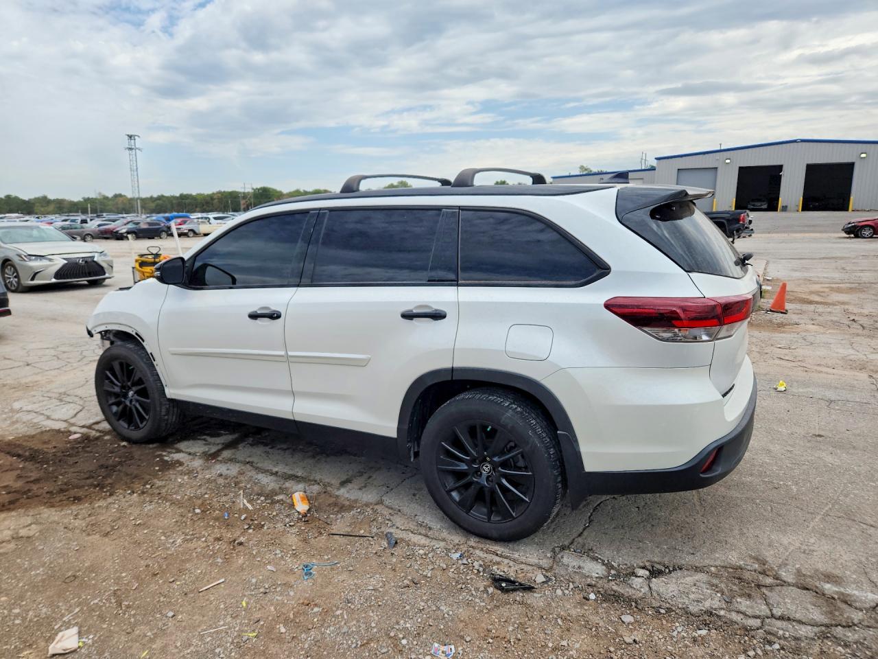 2019 TOYOTA HIGHLANDER SE — снимка 2