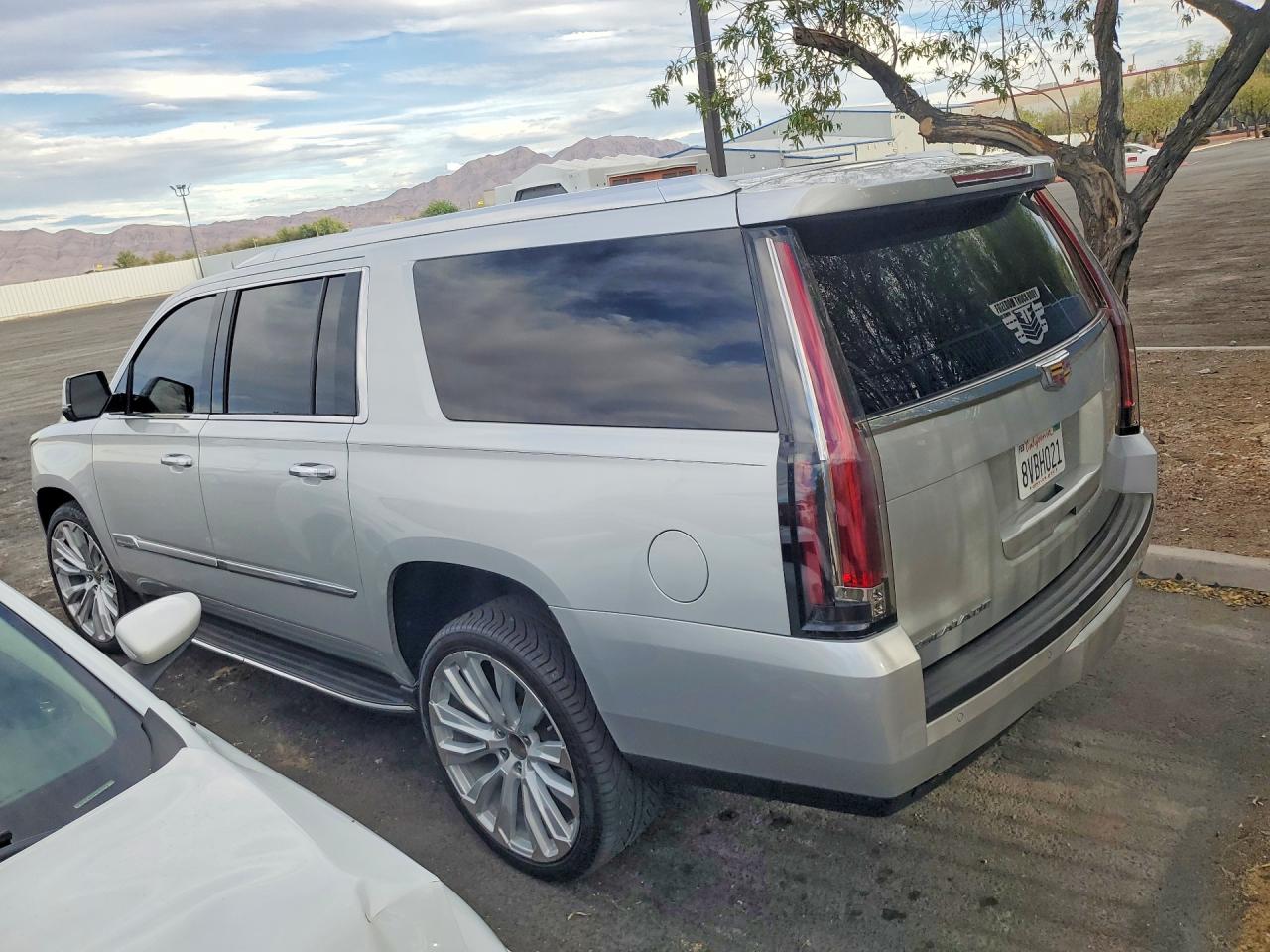 2016 CADILLAC ESCALADE ESV — снимка 2