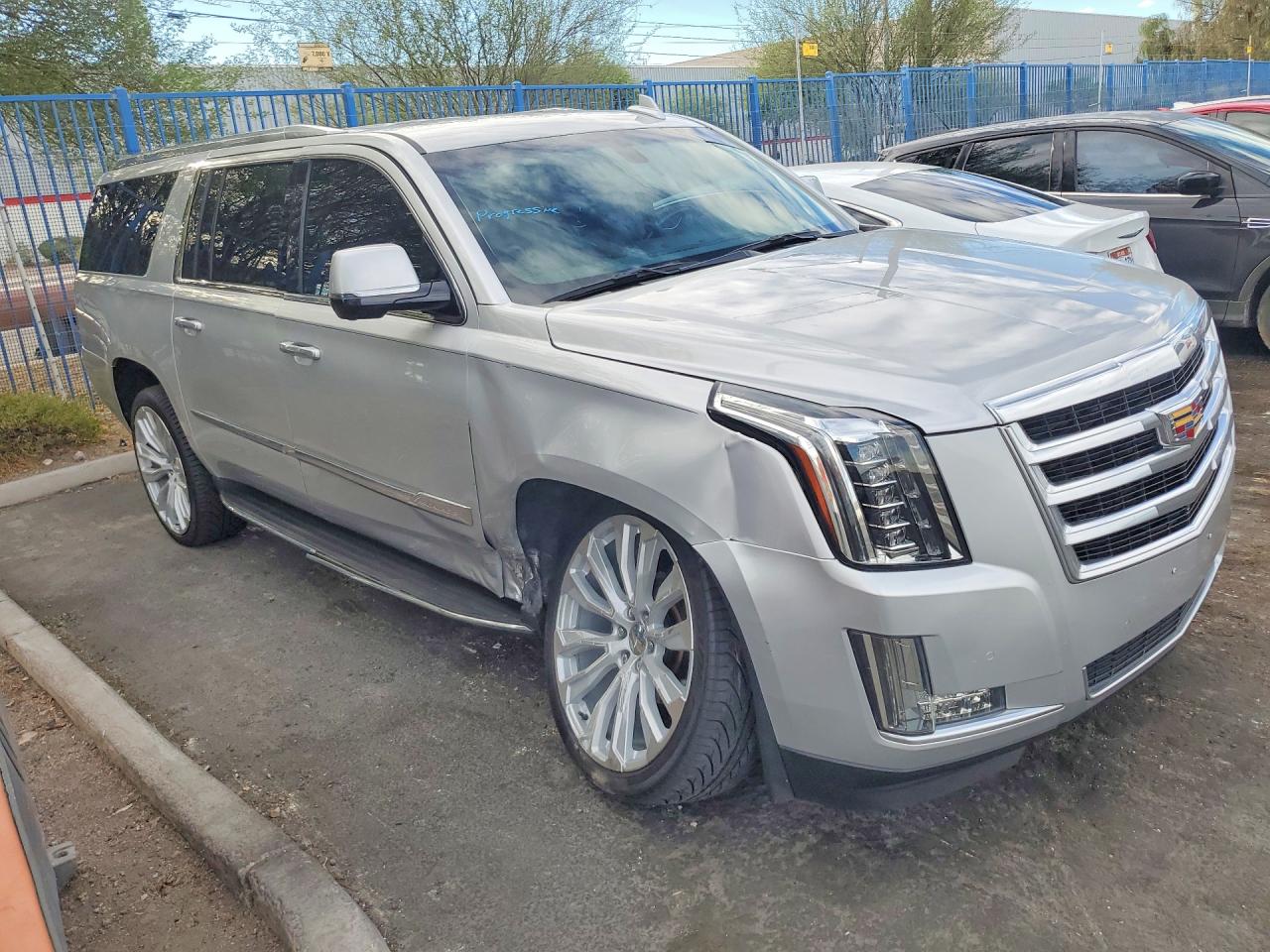 2016 CADILLAC ESCALADE ESV — снимка 4