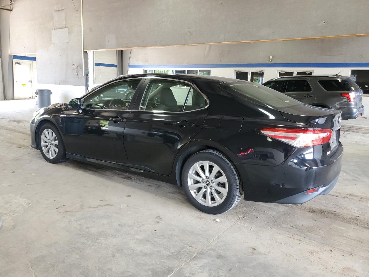 2018 TOYOTA CAMRY L — снимка 2