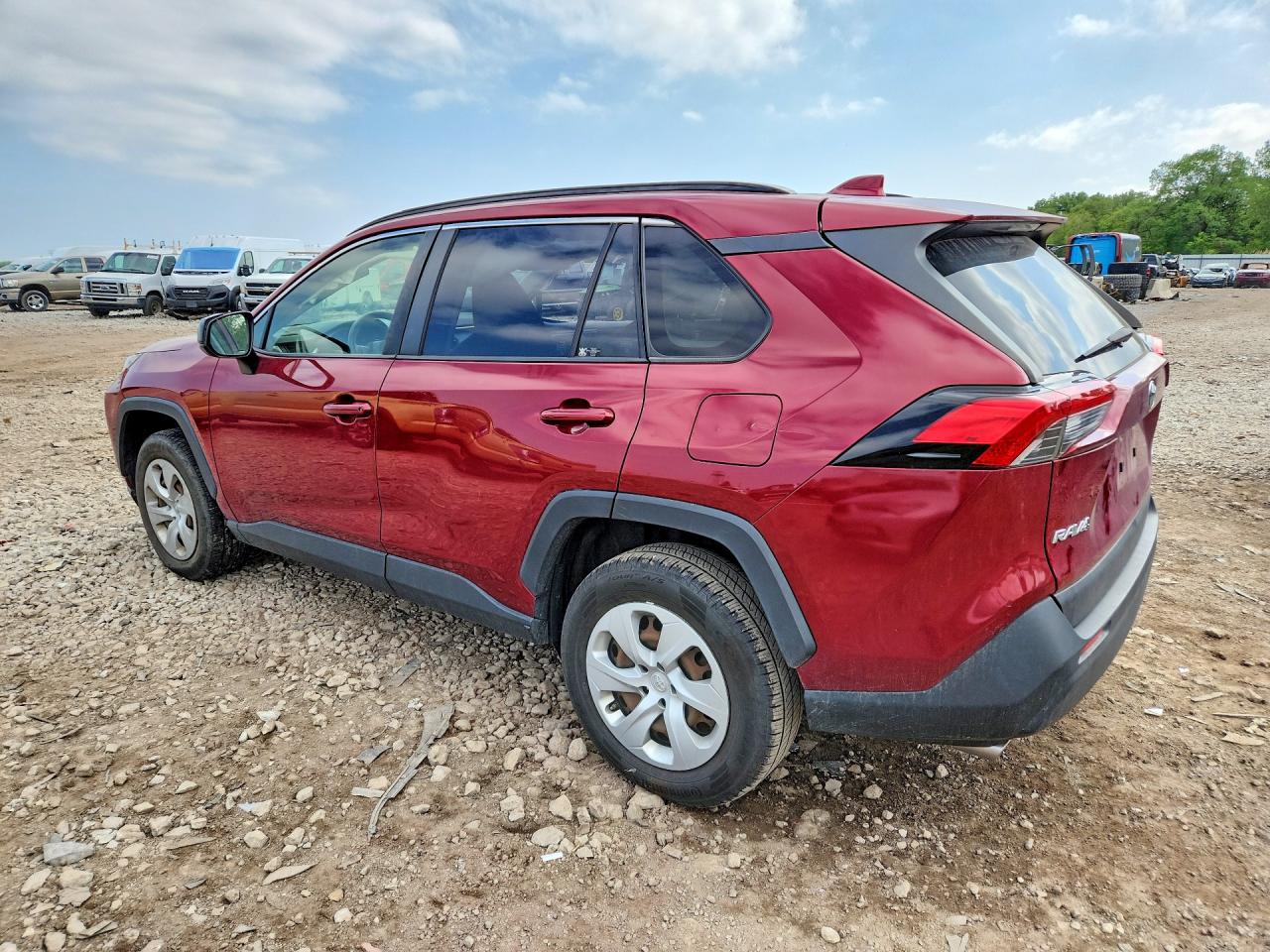 2019 TOYOTA RAV4 LE — снимка 2