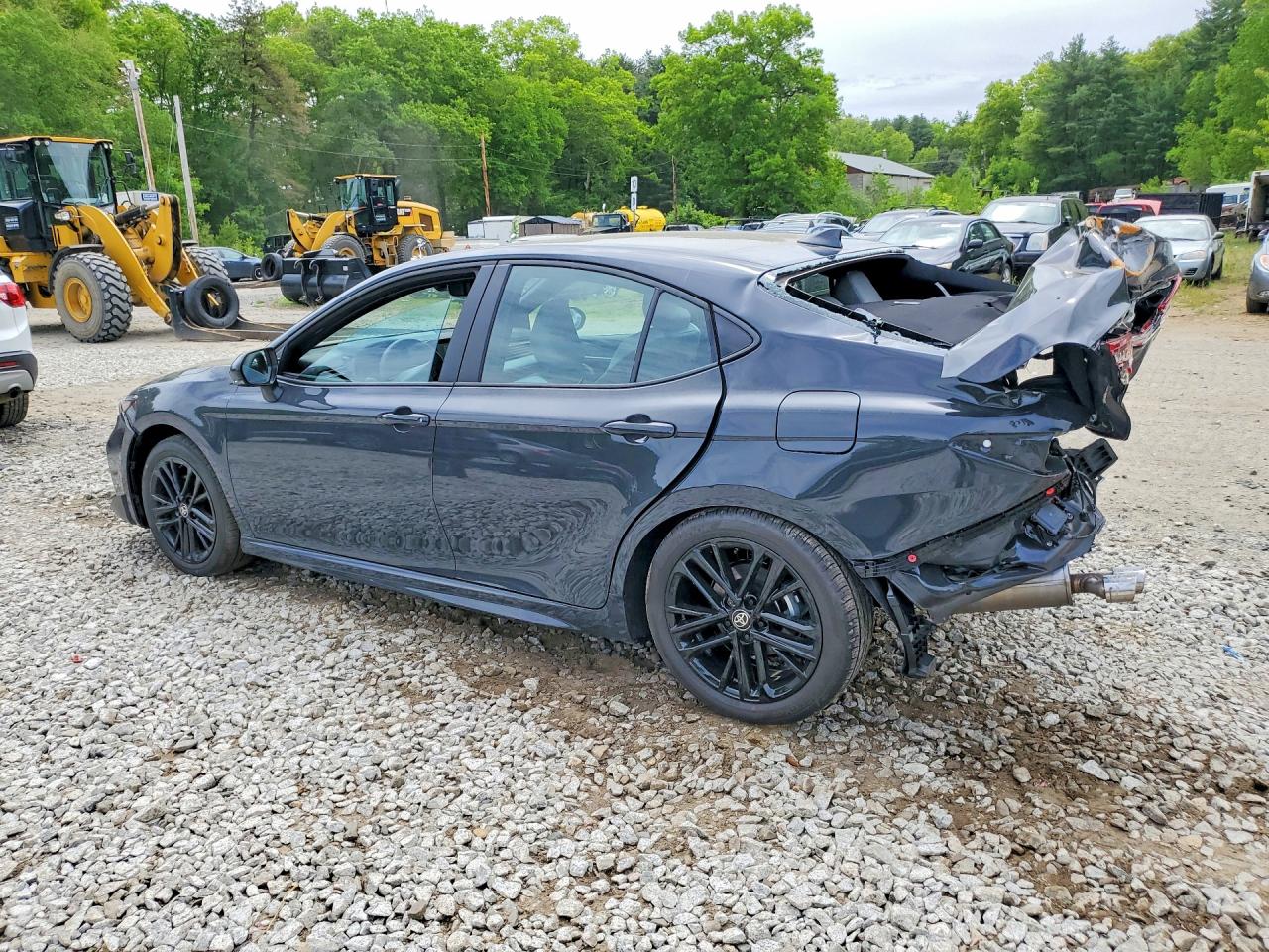 2026 TOYOTA CAMRY SE — снимка 2