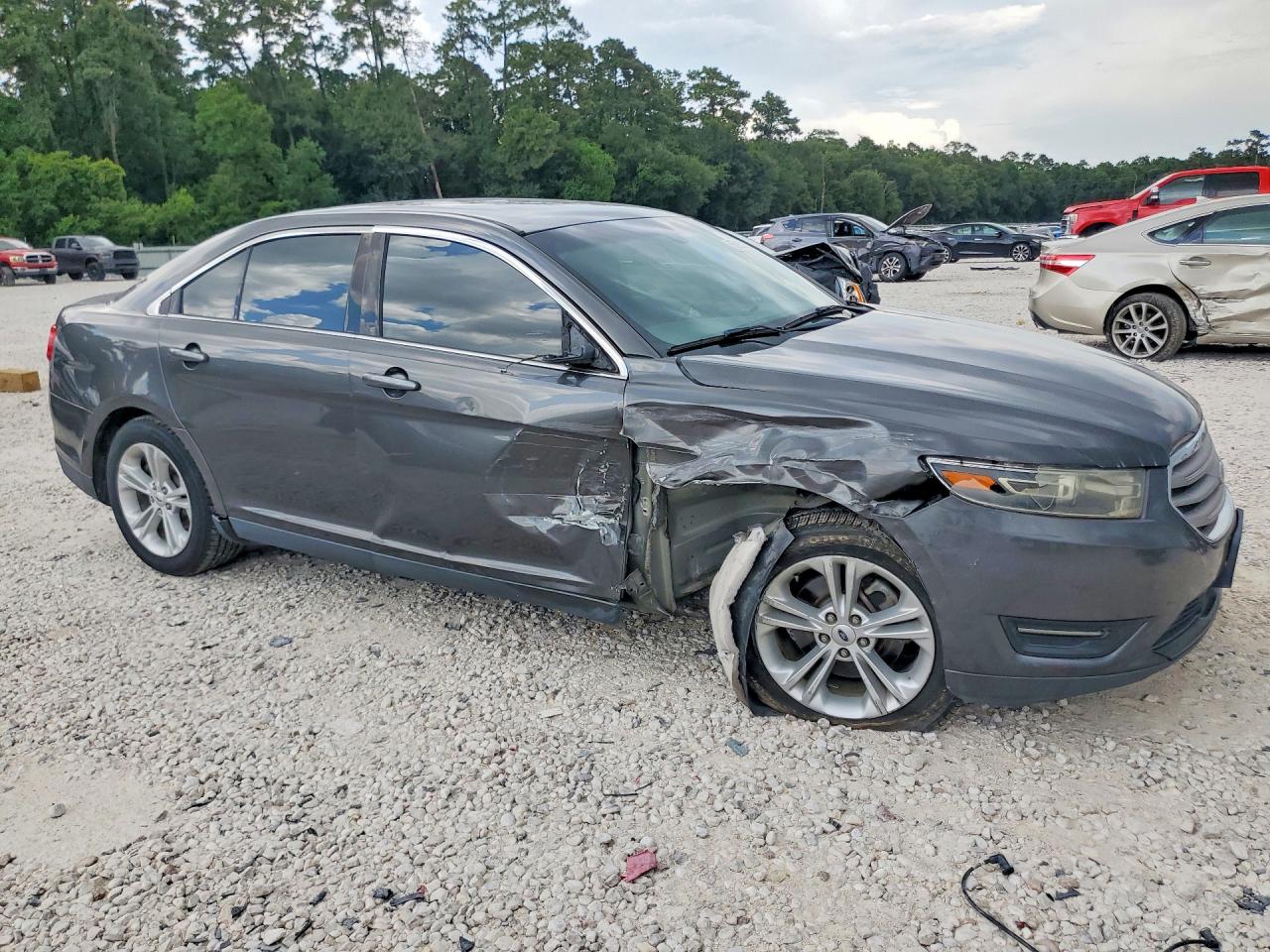 2017 FORD TAURUS SEL — снимка 4