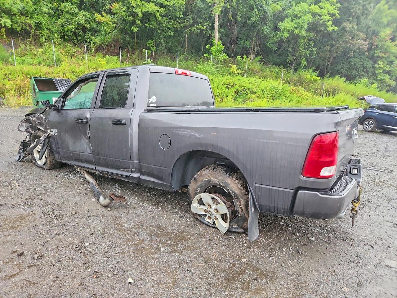 2017 RAM 1500 ST — снимка 2
