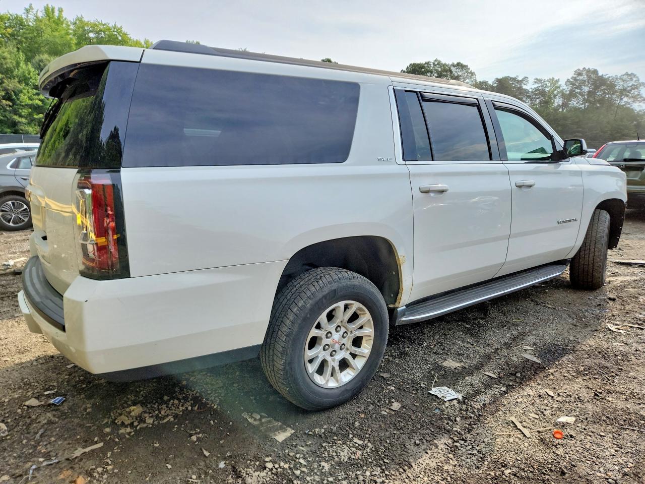 2015 GMC YUKON XL K1500 SLE — снимка 3