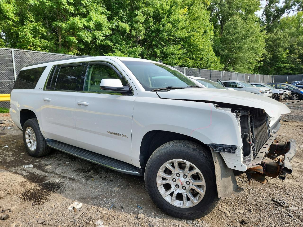 2015 GMC YUKON XL K1500 SLE — снимка 4