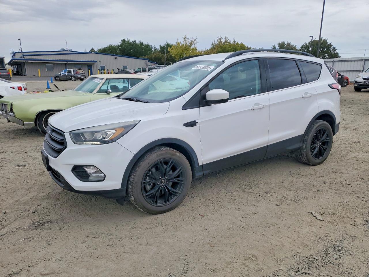 2017 FORD ESCAPE SE