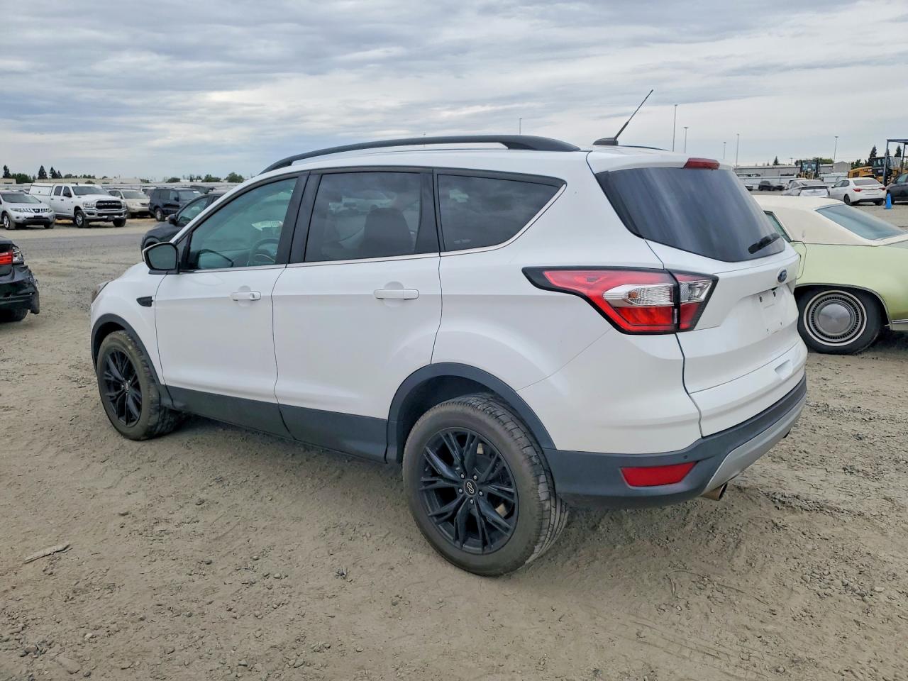 2017 FORD ESCAPE SE — снимка 2