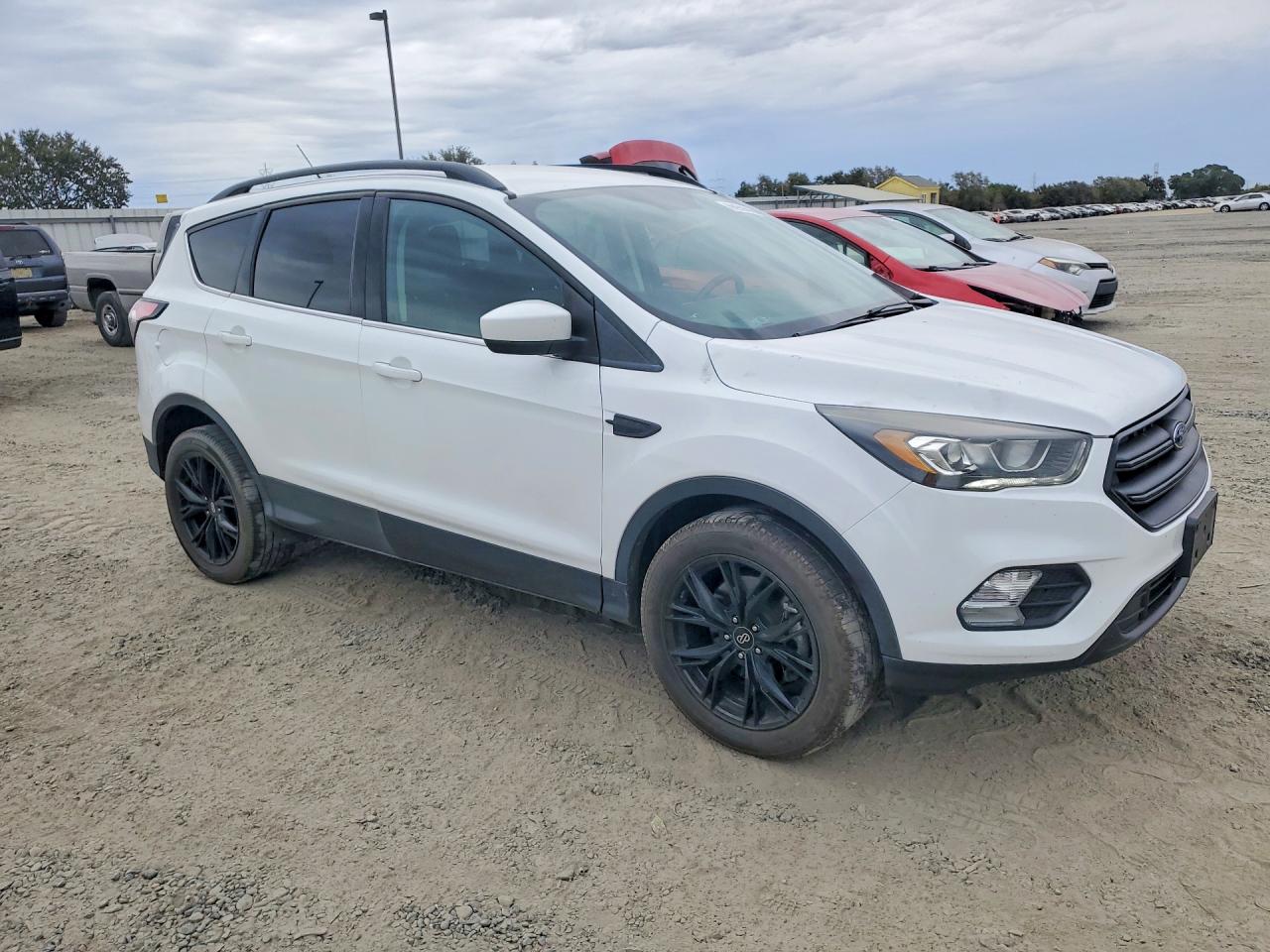 2017 FORD ESCAPE SE — снимка 4