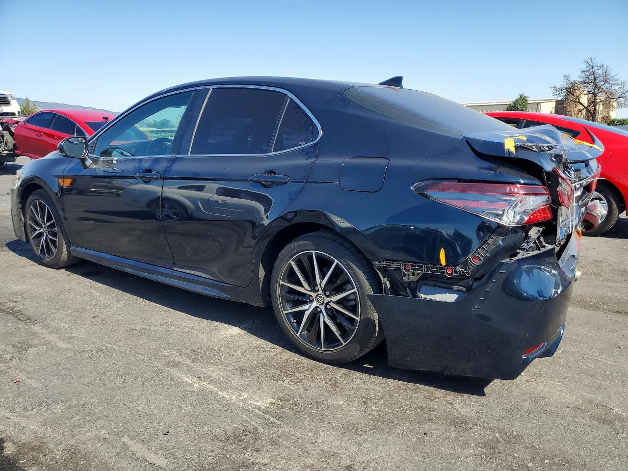 2021 TOYOTA CAMRY SE — снимка 2