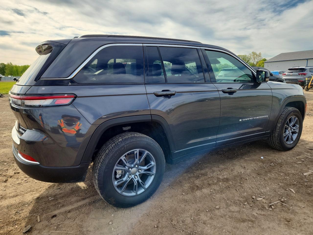 2025 JEEP GRAND CHEROKEE LIMITED — снимка 3